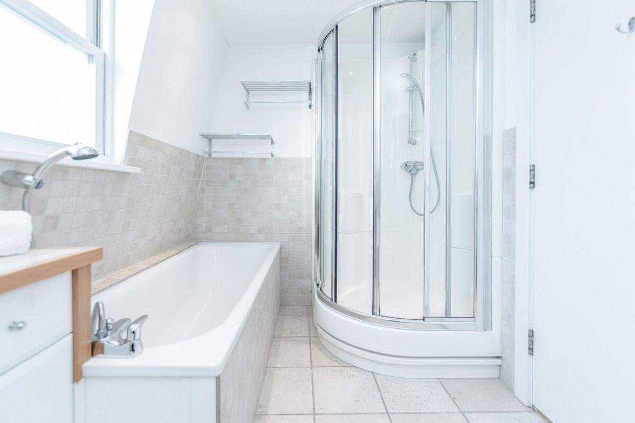 Beautiful 1 Bedroom Apartment In Victoria Londyn Zewnętrze zdjęcie